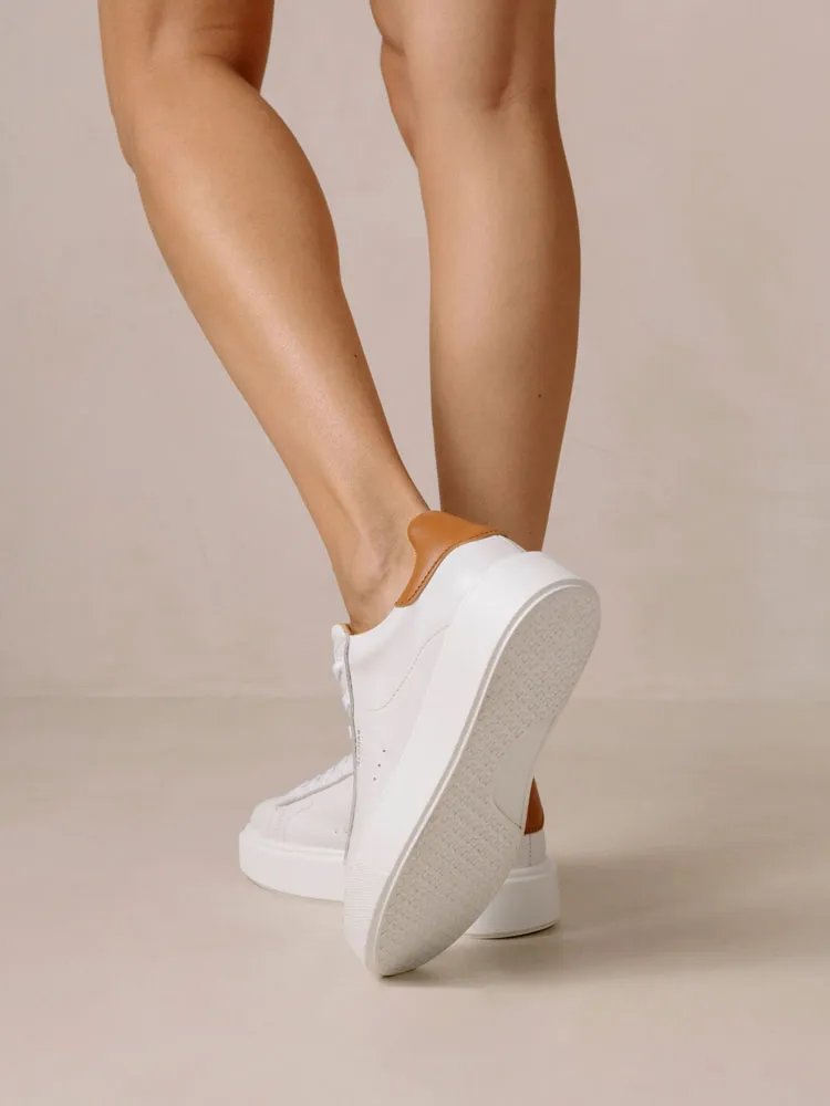 Alohas Tb.65 Trainers Bright White & Tan