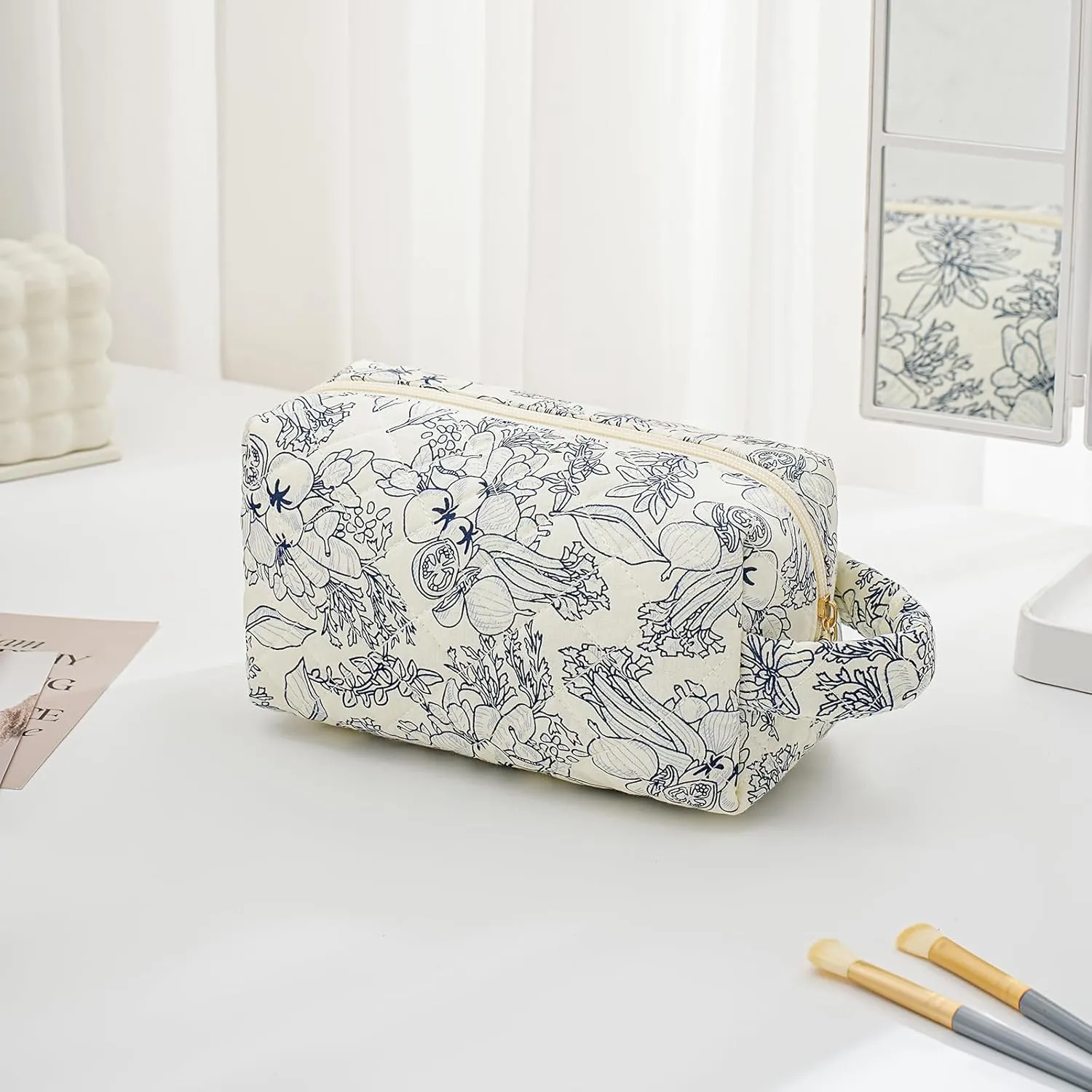 JOVAKIT Travel Makeup Bag Cosmetic Bag for Women, Christmas Gifts, Small Floral Flowers Coquette Toiletry Bag with Handle, Zipper Make Up Pouch Organizer Bag Trendy Stuff (Navy Blue Flower)