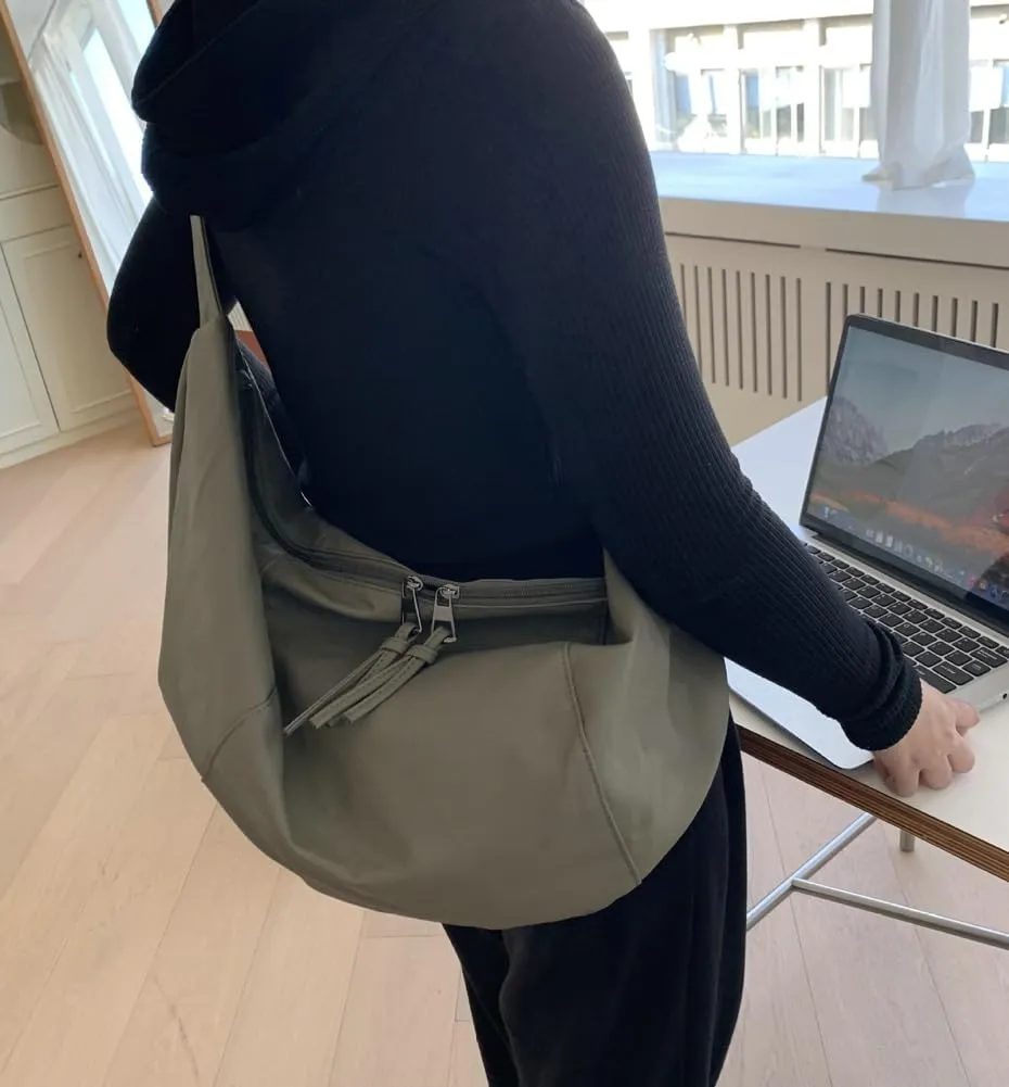 Large Crossbody Shoulder Bag for Women Crescent Handbag Soft PU Leather Hobo Totes Purse Dumpling Bag for Travel