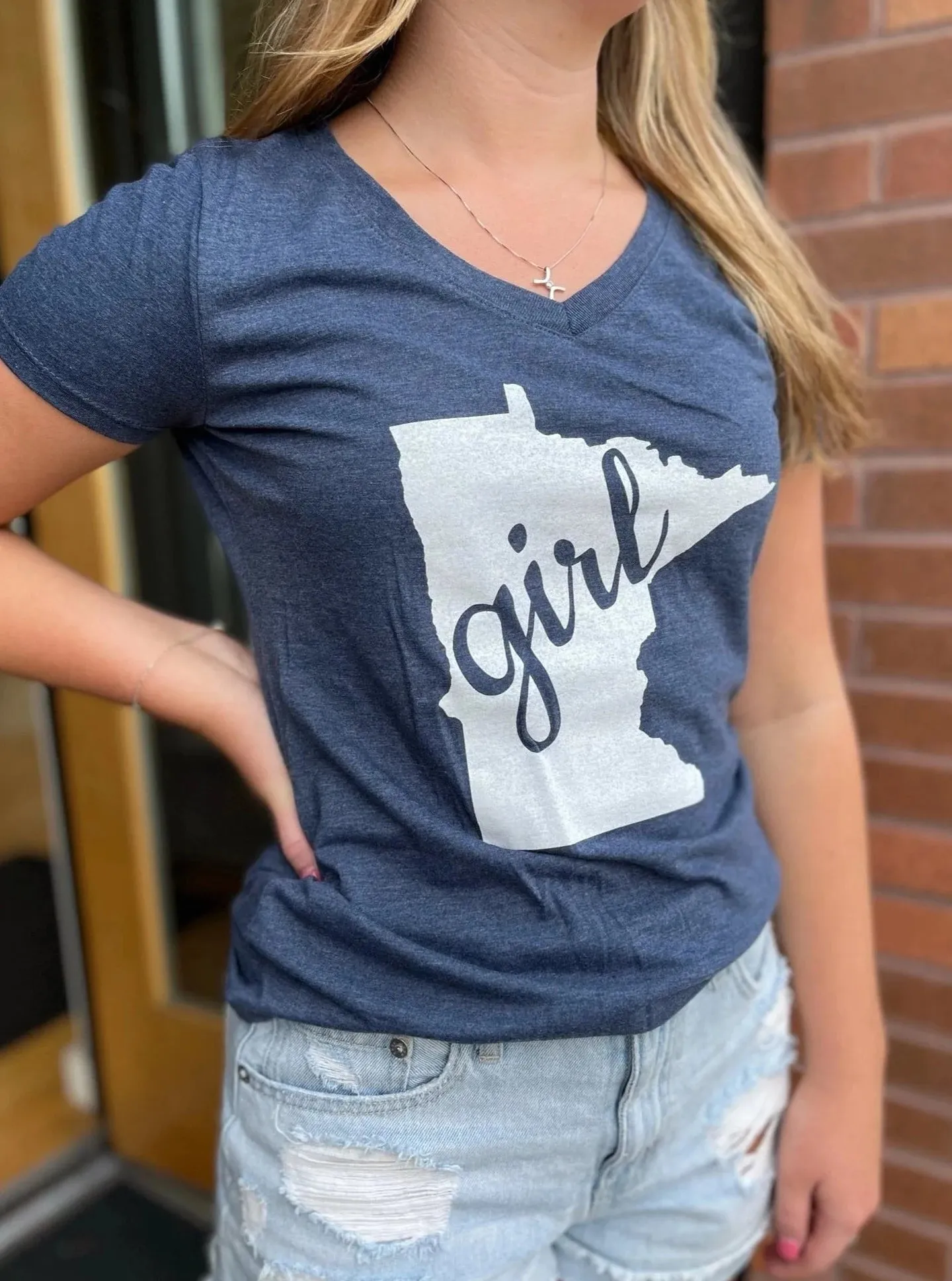 Minnesota Girl V-Neck Tee [Navy]