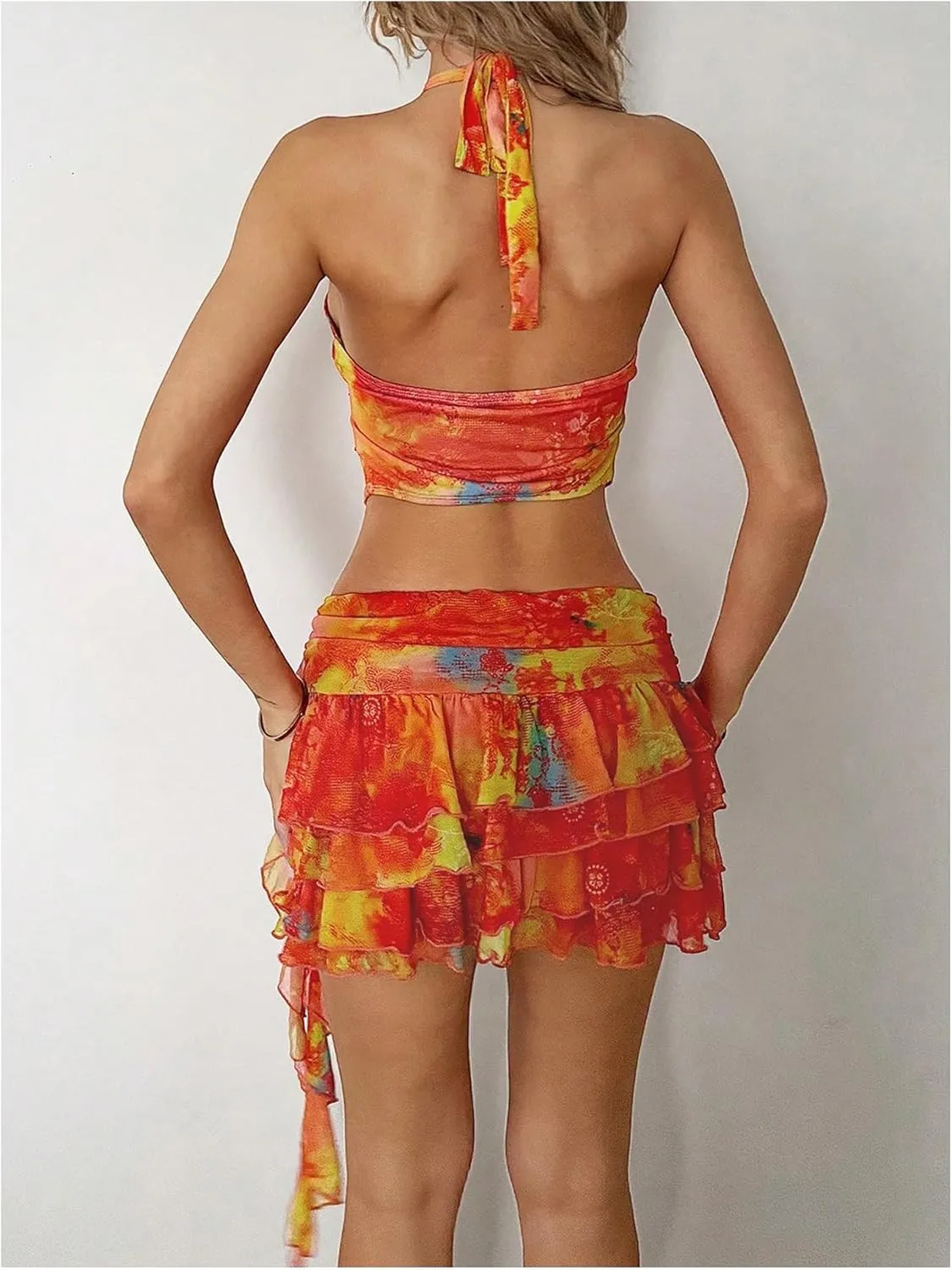 WDIRARA Women's 2 Piece Set Printed Cut Out Halter Camisole Layered Ruffle Skirt Set Vacation Outfits