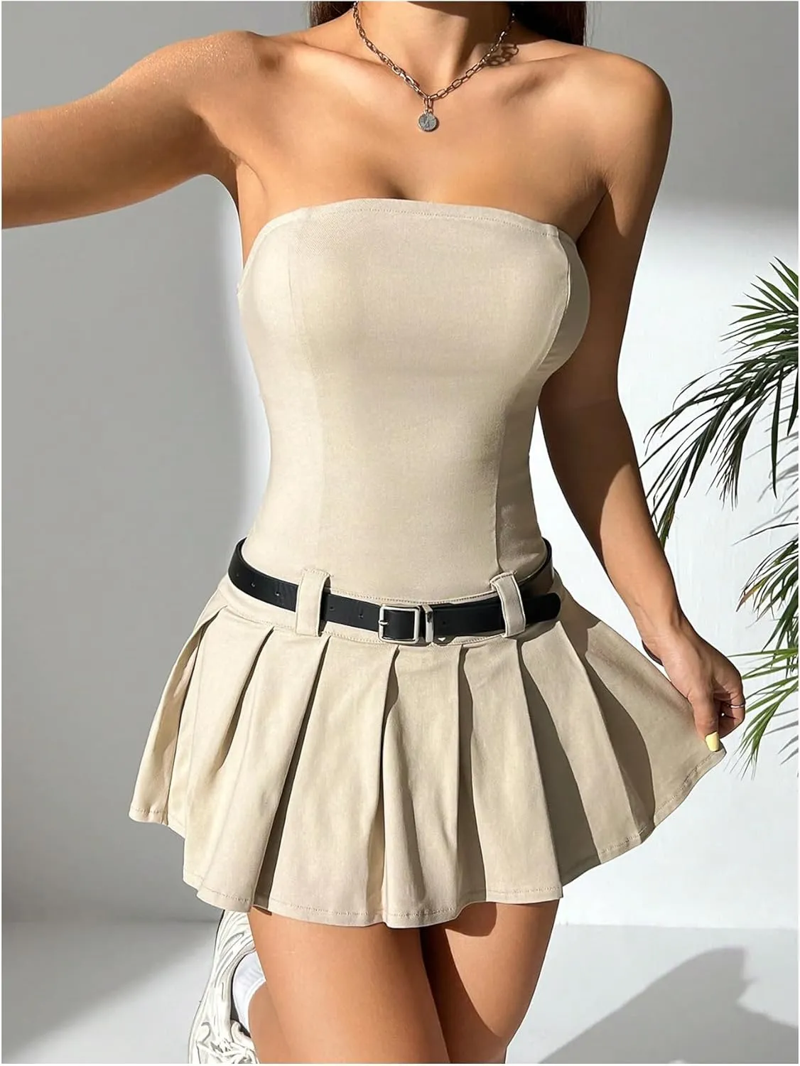 WDIRARA Women's Petite Strapless Belted Tube Dress Sleeveless Pleated A Line Mini Dresses