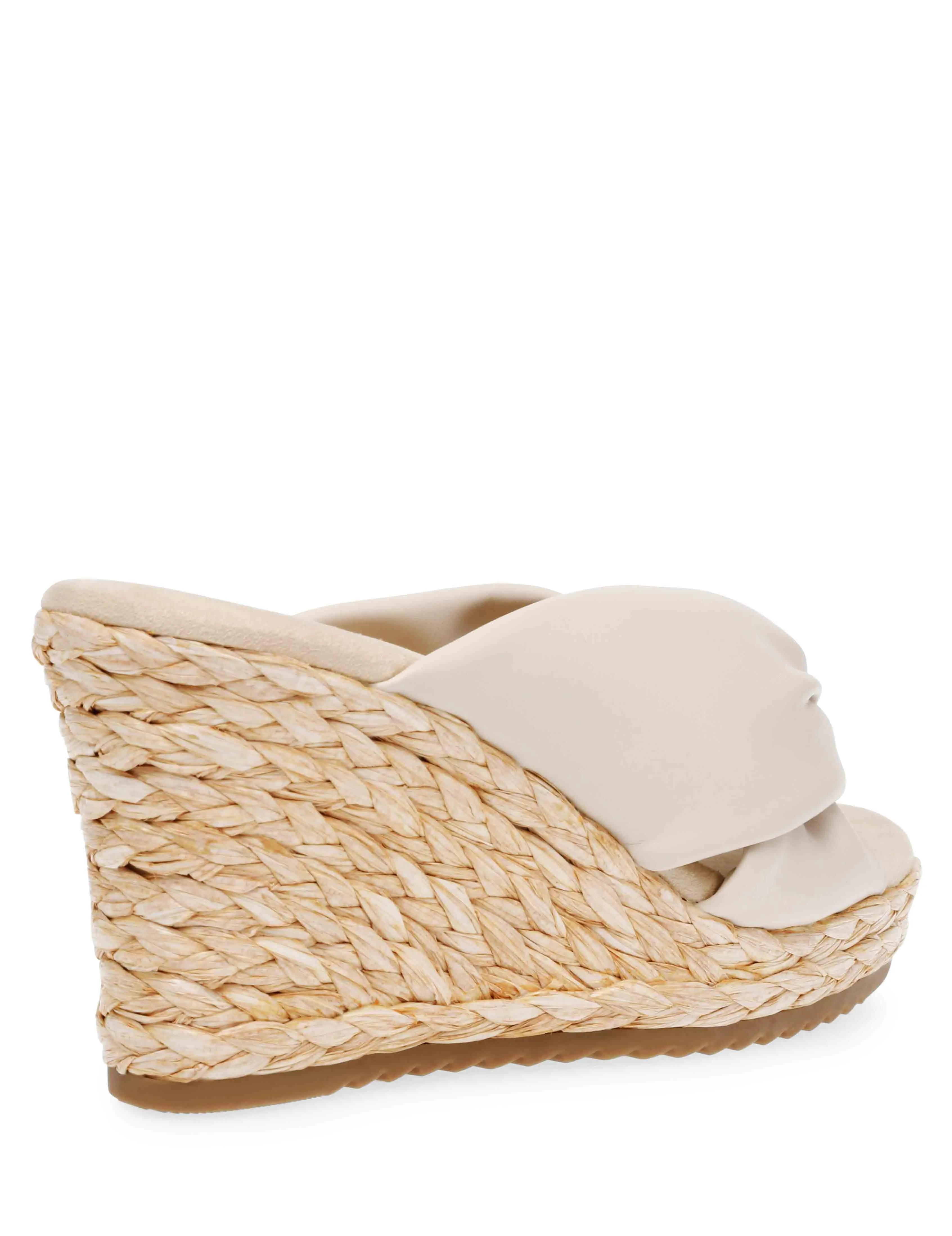 Winnie Wedge