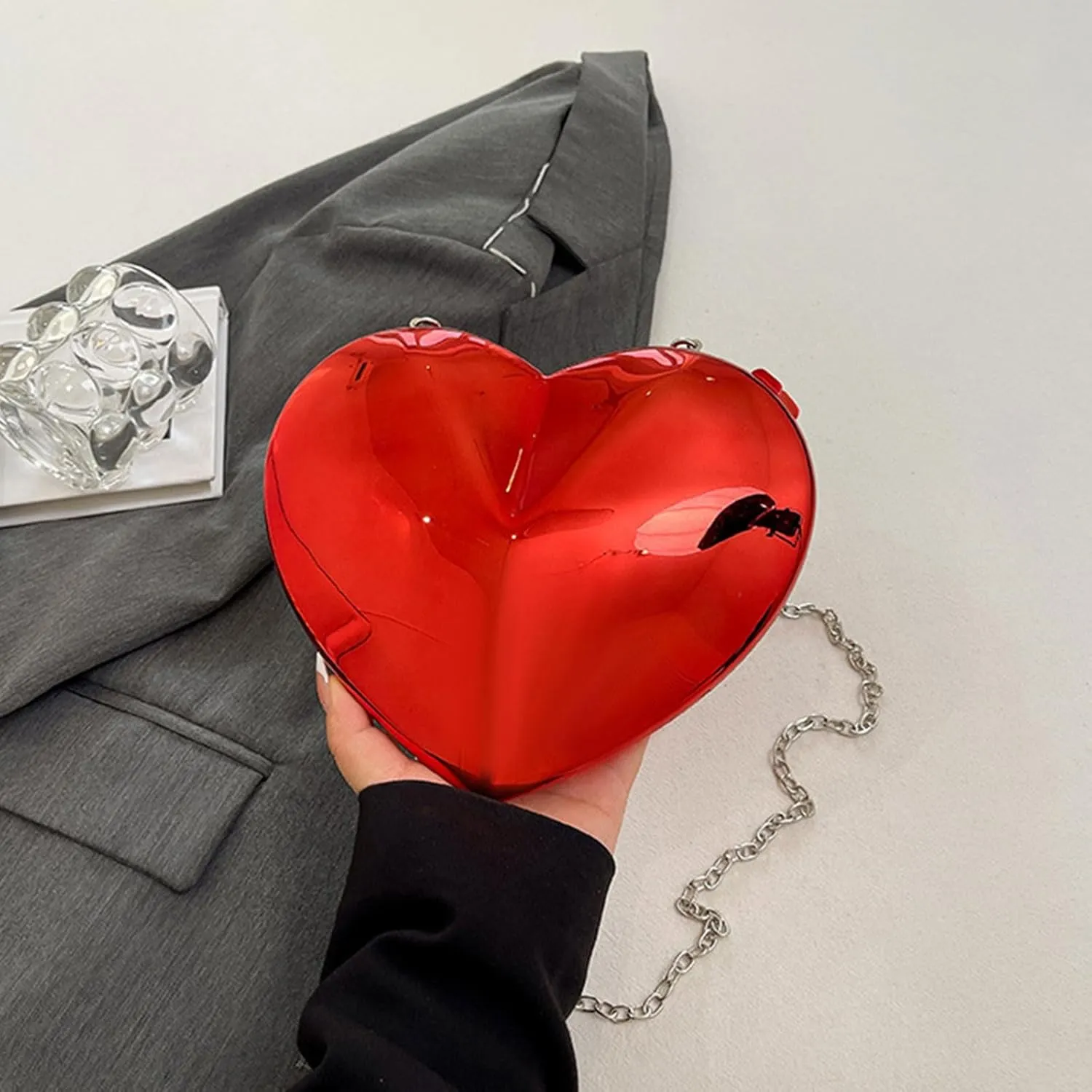 Women Evening Bag Acrylic Crossbody Bag Evening Clutches Bag Heart Shaped Handbag Chain Strap Shoulder Bag Change Purse
