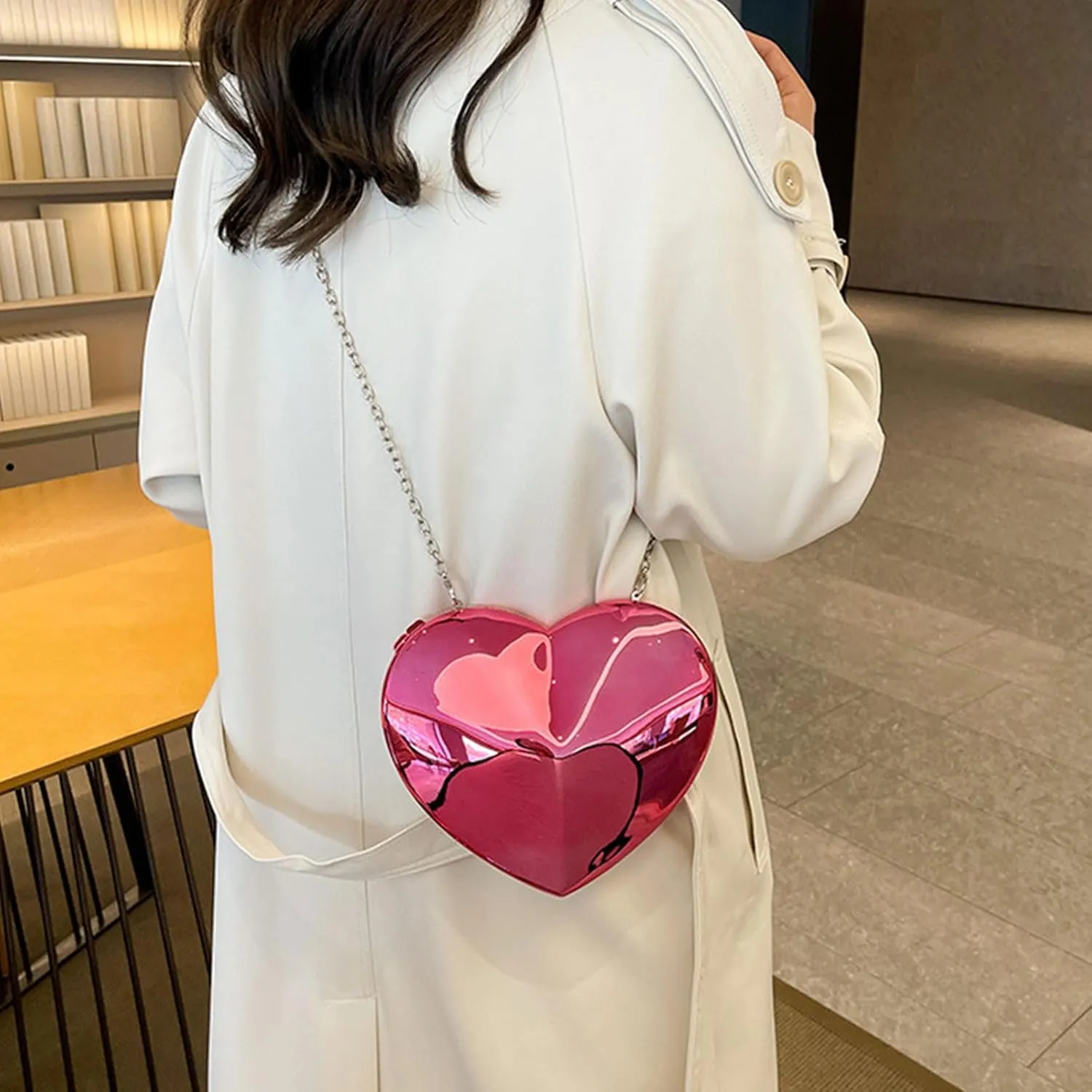Women Evening Bag Acrylic Crossbody Bag Evening Clutches Bag Heart Shaped Handbag Chain Strap Shoulder Bag Change Purse